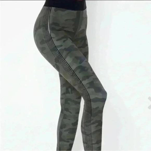 NEW‎ Ultracor L Micro Camo Legging olive patent Nero